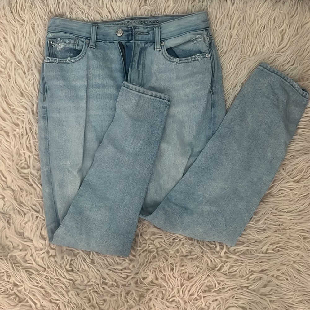 American Eagle Outfitters Mom Jeans